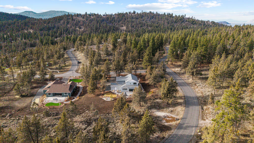 5722 Engleman Spruce Way Klamath Falls, OR 97601 - Photo 30 of 84 5722EnglemanSpruceDr-Exterior-31