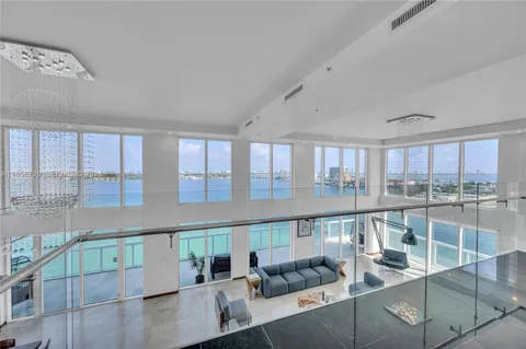 $25,000,000 | 7939 East Drive, North Bay Village, FL 33141