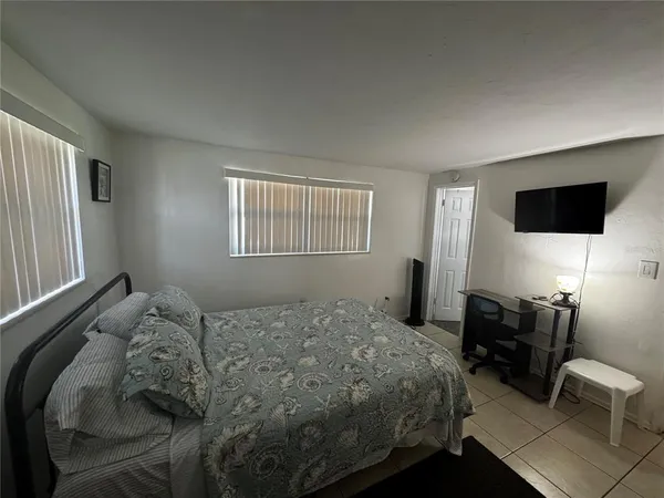 $2,100 | 1717 Colleen Street, Sarasota, FL 34231
