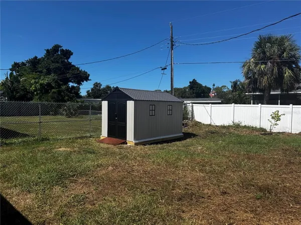 $2,100 | 1717 Colleen Street, Sarasota, FL 34231