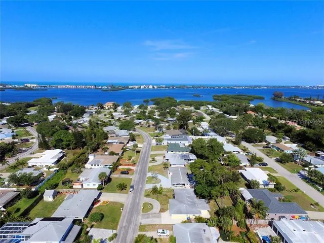 $2,275 | 1717 Colleen Street, Sarasota, FL 34231
