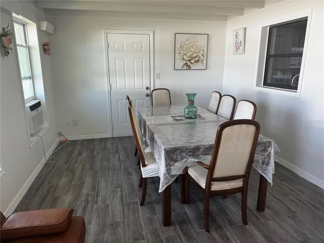 $2,275 | 1717 Colleen Street, Sarasota, FL 34231