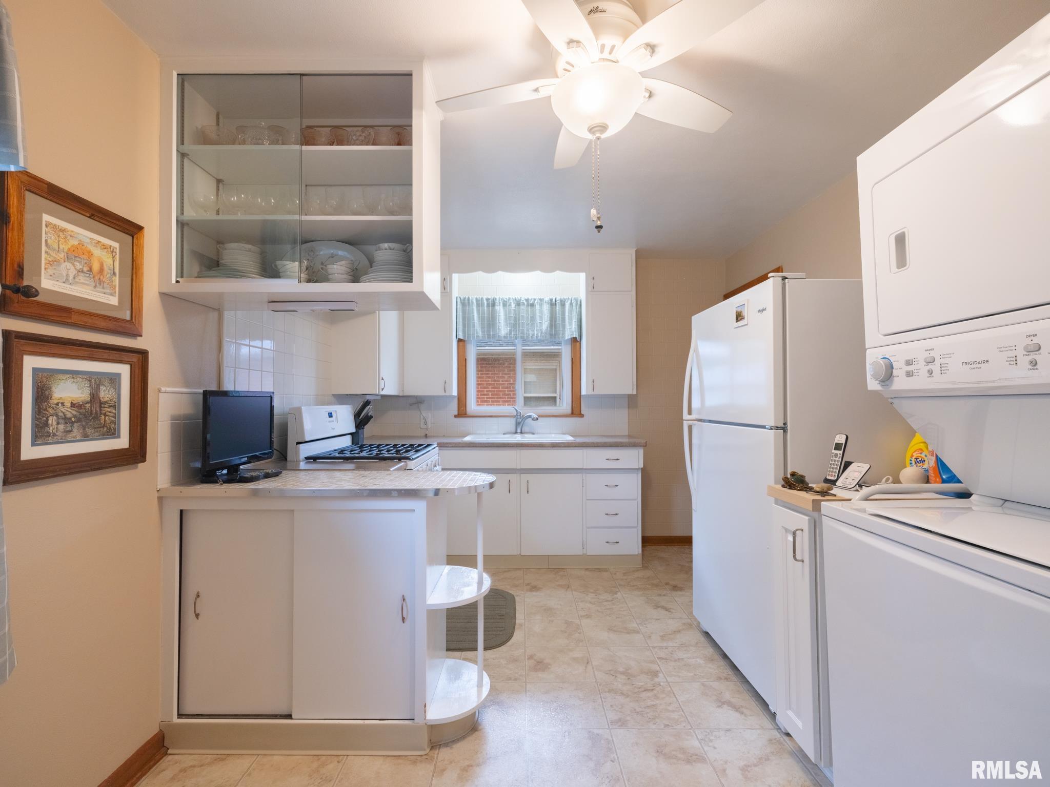 1506 Anna Road Pekin, IL 61554 - Photo 17 of 32