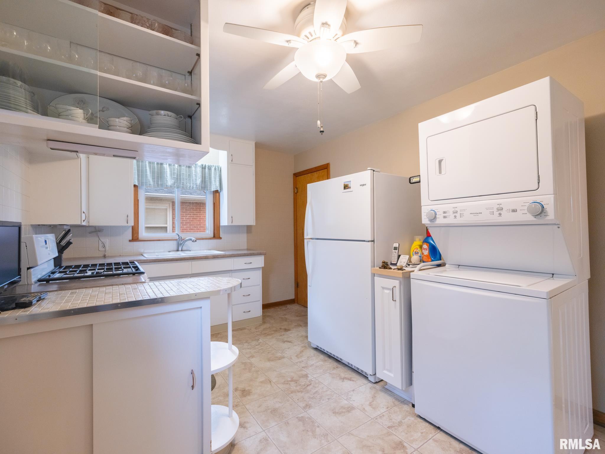 1506 Anna Road Pekin, IL 61554 - Photo 18 of 32