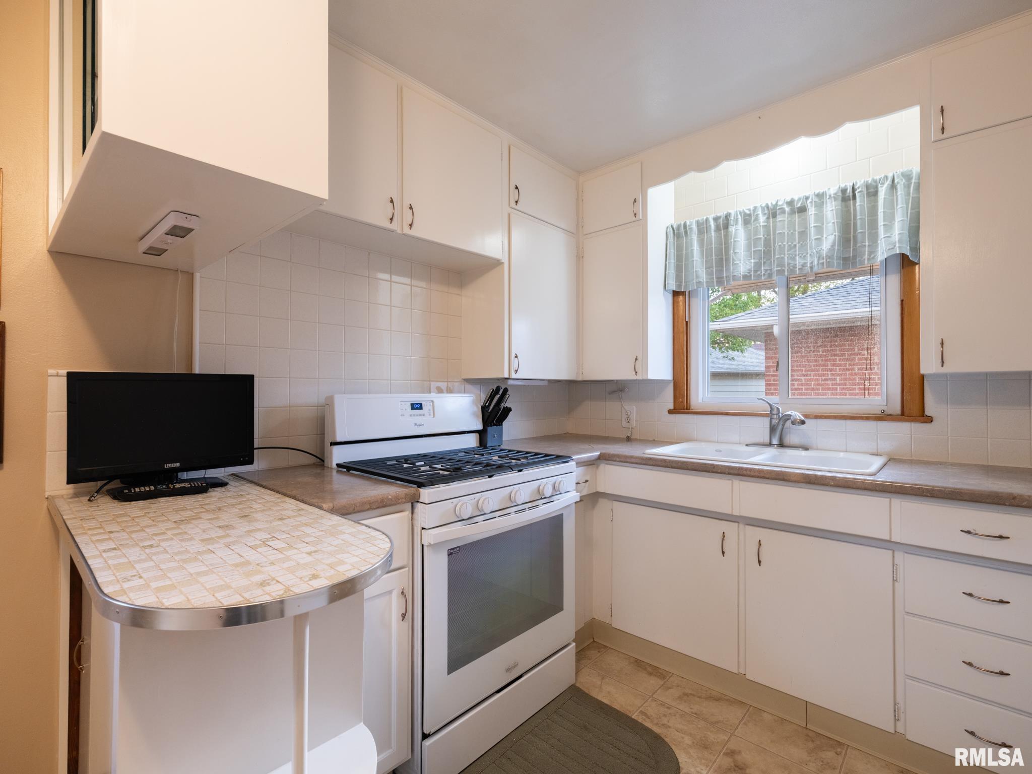 1506 Anna Road Pekin, IL 61554 - Photo 19 of 32