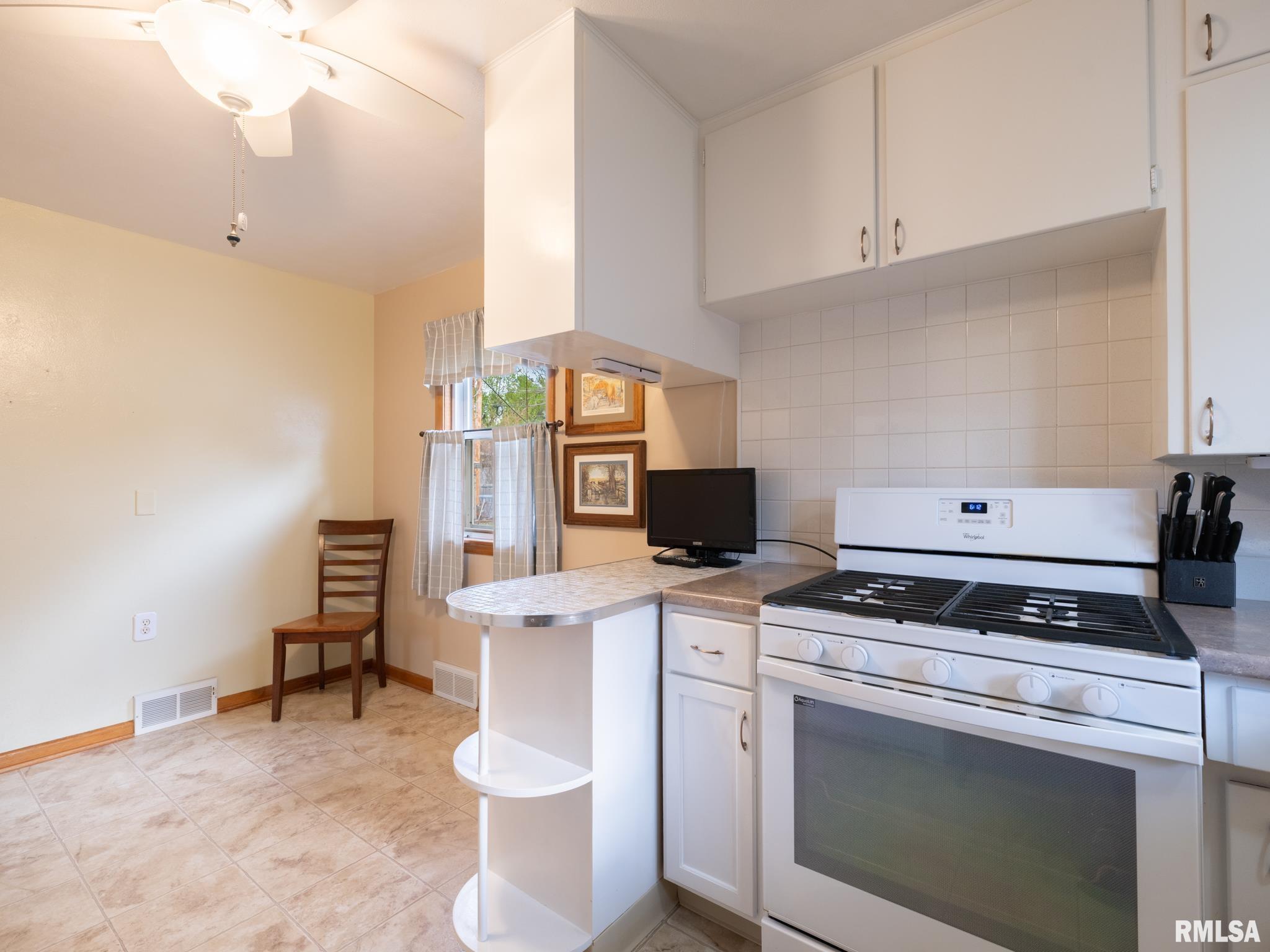 1506 Anna Road Pekin, IL 61554 - Photo 21 of 32