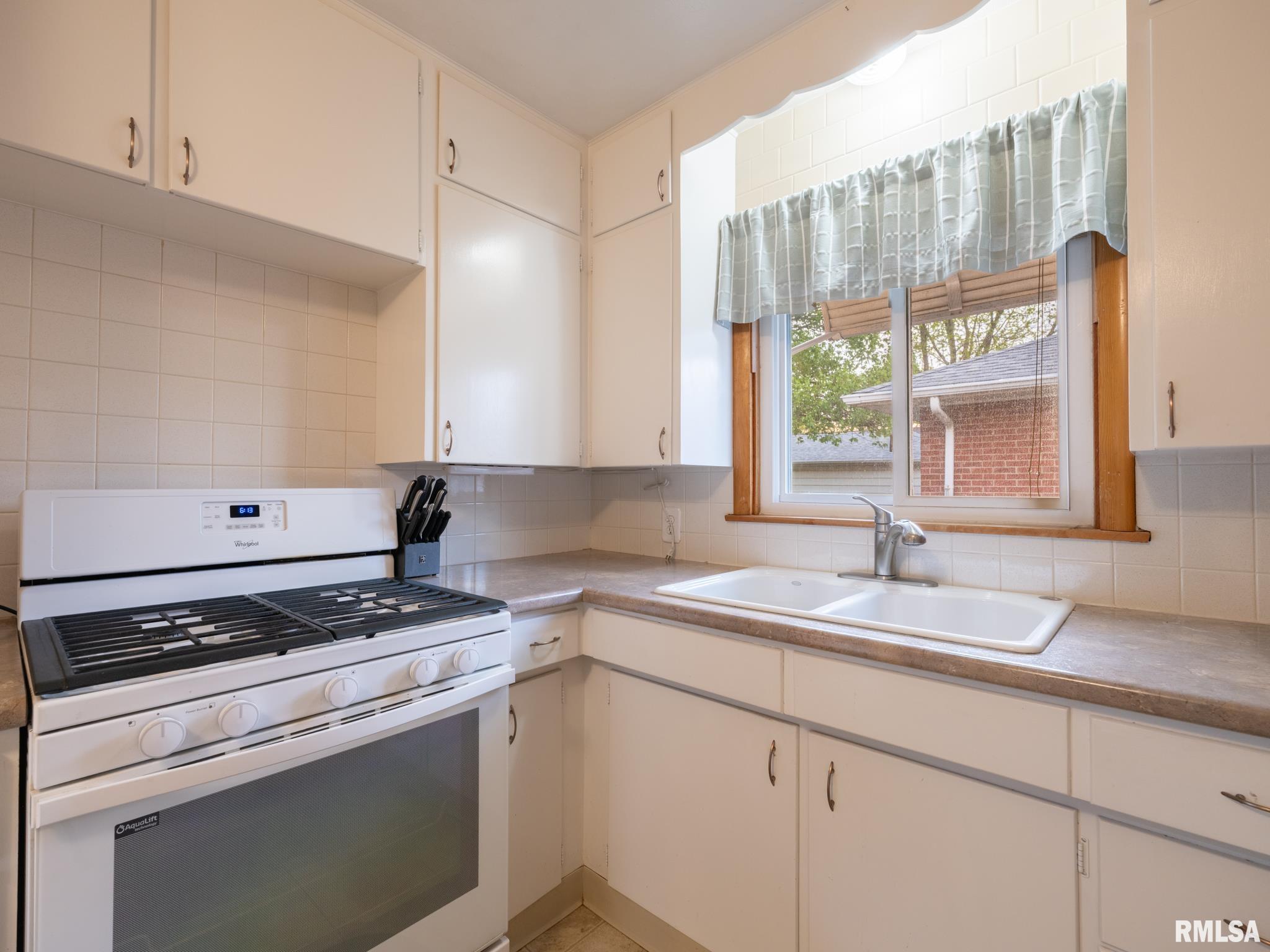 1506 Anna Road Pekin, IL 61554 - Photo 22 of 32