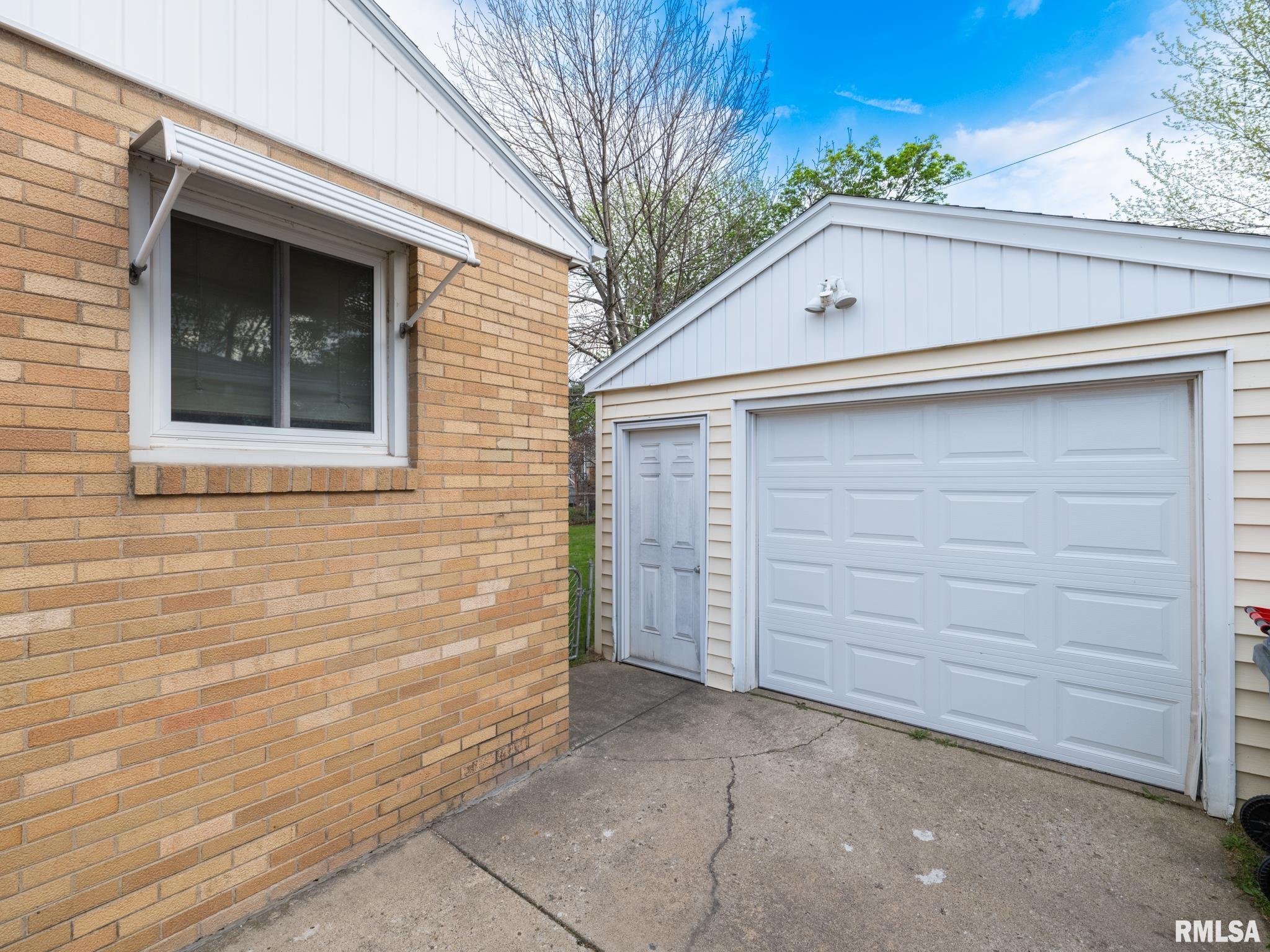 1506 Anna Road Pekin, IL 61554 - Photo 25 of 32