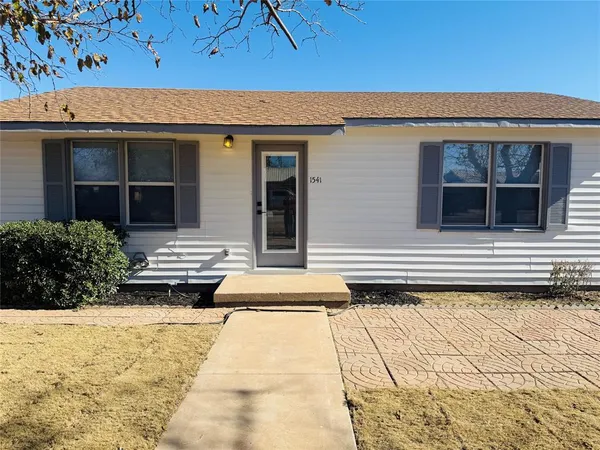 $129,000 | 1541 McCarty, Aspermont, TX 79502