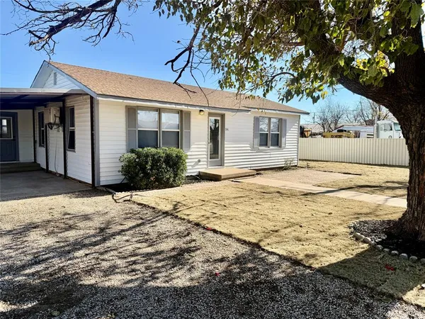 $129,000 | 1541 McCarty, Aspermont, TX 79502