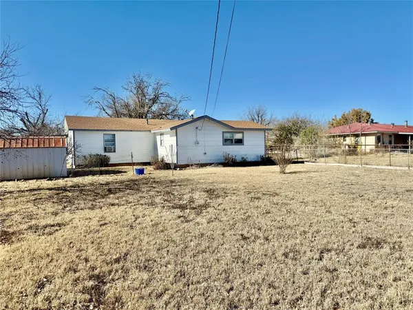 $129,000 | 1541 McCarty, Aspermont, TX 79502