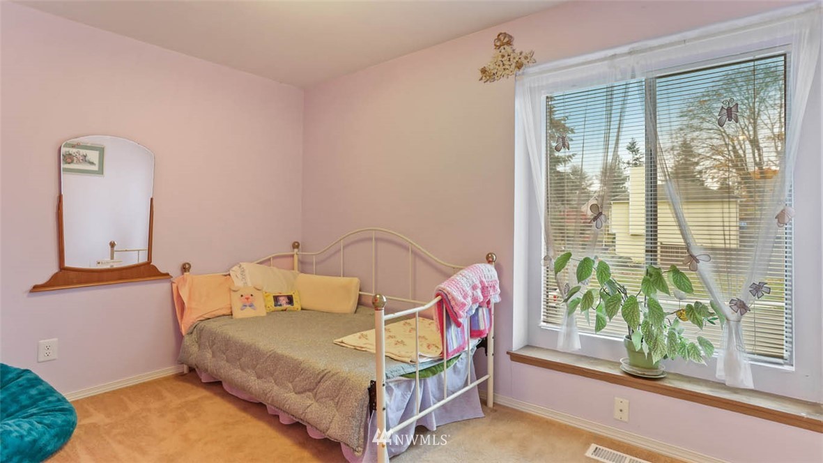 4202 Northeast 1st Place Renton, WA 98059 - Photo 15 of 28