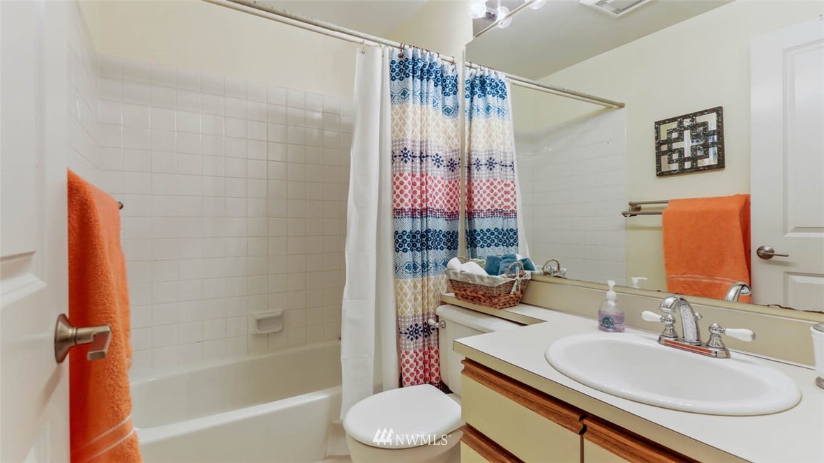 4202 Northeast 1st Place Renton, WA 98059 - Photo 16 of 28