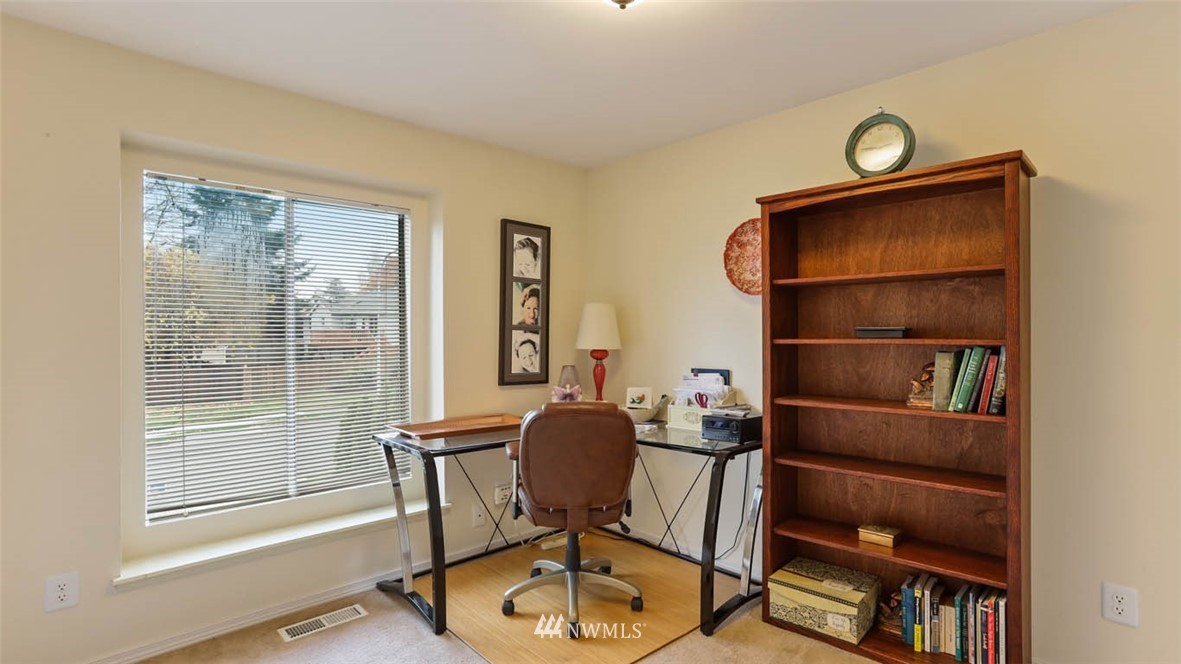 4202 Northeast 1st Place Renton, WA 98059 - Photo 17 of 28
