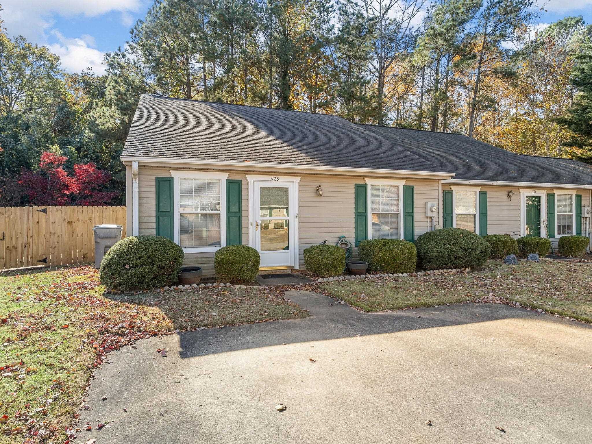 1129 Webber Way Spartanburg, SC 29307 - Photo 2 of 32