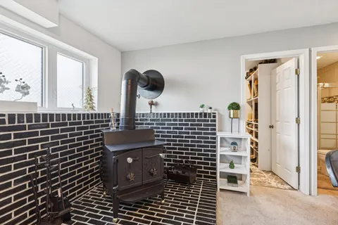 $399,999 | 122 West Helen Road, Palatine, IL 60067