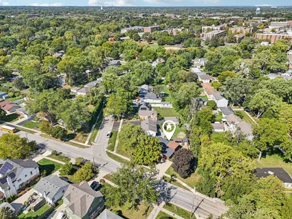 $399,999 | 122 West Helen Road, Palatine, IL 60067