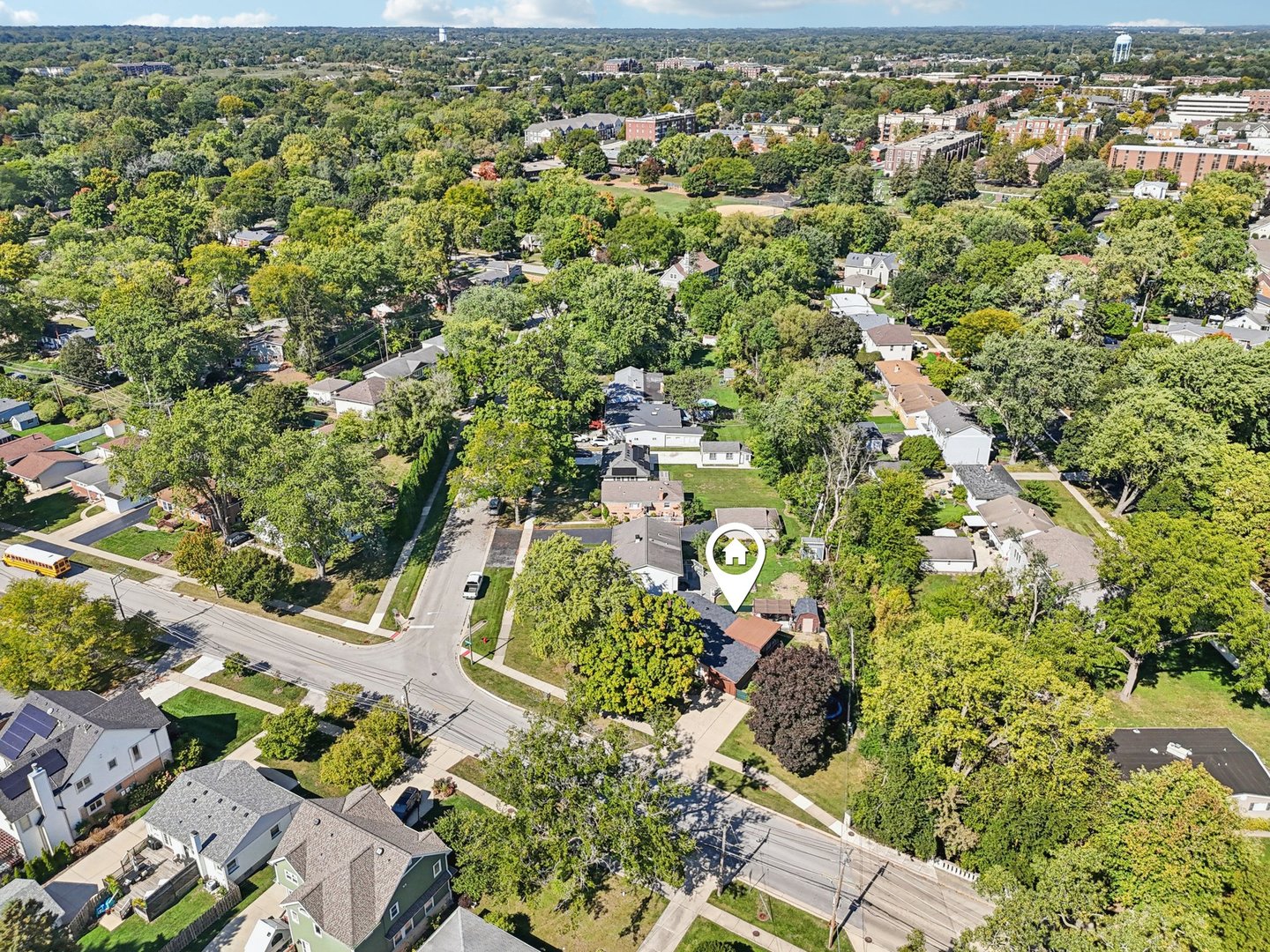 122 West Helen Road Palatine, IL 60067 - Photo 43 of 58 an aerial view of residential houses with outdoor space
