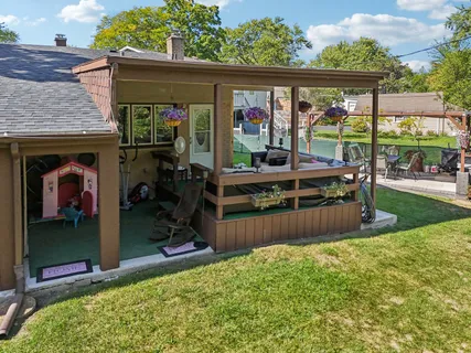 $399,999 | 122 West Helen Road, Palatine, IL 60067