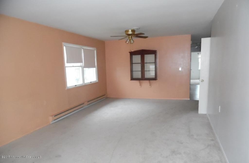 9 Magnolia Road, Unit 5 Manahawkin, NJ 08050 - Photo 4 of 10 SAM_4994