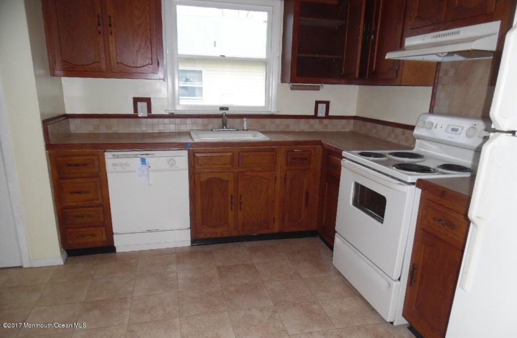 9 Magnolia Road, Unit 5 Manahawkin, NJ 08050 - Photo 5 of 10 SAM_5000