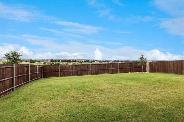 $299,900 | 155 Texasage Street, Rhome, TX 76078