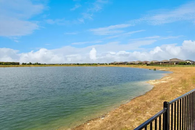 $299,900 | 155 Texasage Street, Rhome, TX 76078