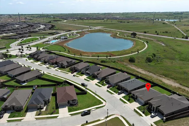 $299,900 | 155 Texasage Street, Rhome, TX 76078