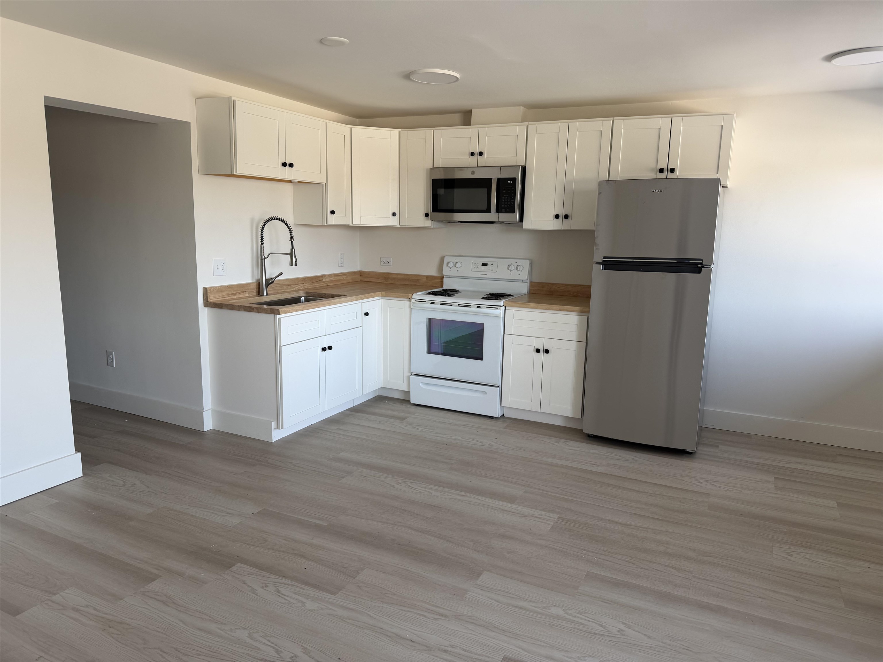 473 Maple Street, Unit 1 Stowe, VT 05672 - Photo 2 of 7