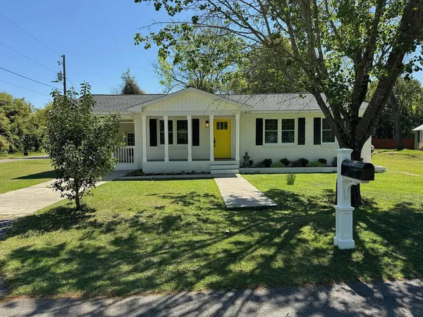 $1,800 | 202 Kershaw Street Southeast, Aiken, SC 29801