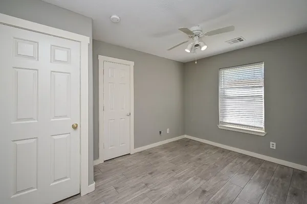 $1,900 | 6607 West T C Jester Boulevard, Houston, TX 77091