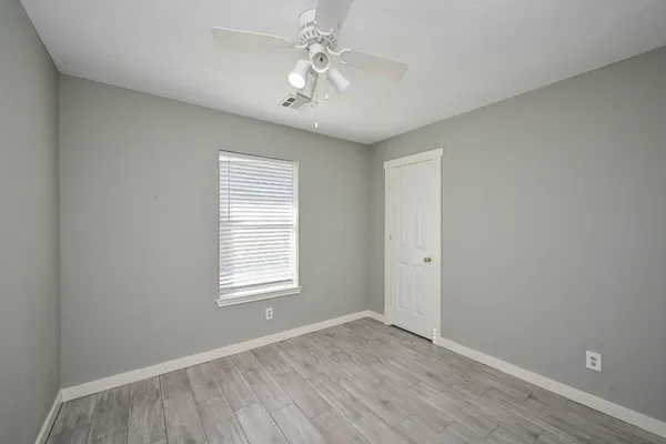 $1,900 | 6607 West T C Jester Boulevard, Houston, TX 77091