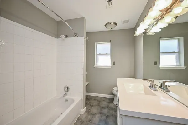 $1,900 | 6607 West T C Jester Boulevard, Houston, TX 77091