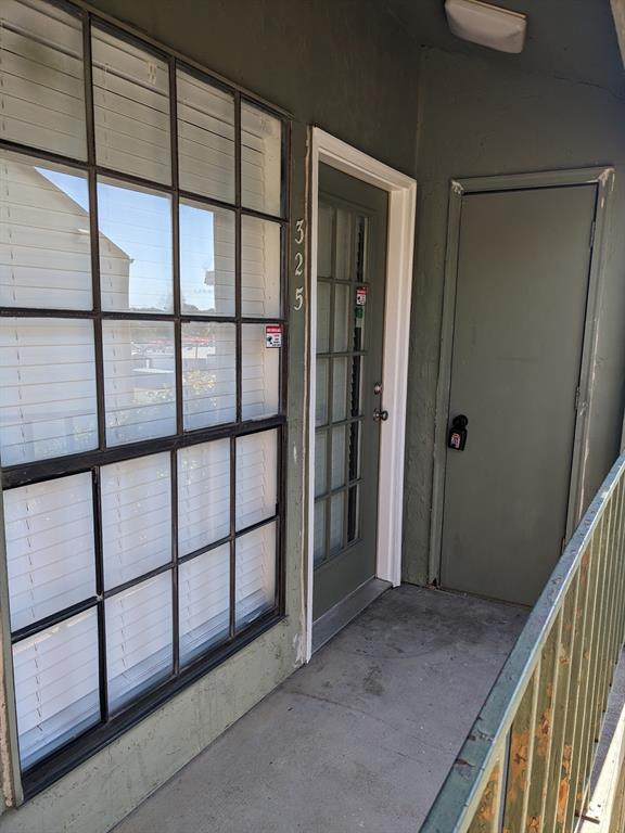 6108 Abrams Road, Unit 325 Dallas, TX 75231 - Photo 13 of 13 a view of entryway