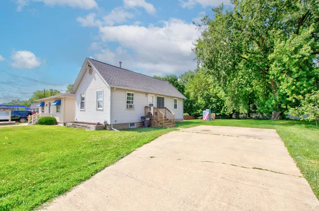 $1,295 | 230 West Prospect Street, Jackson, MI 49203