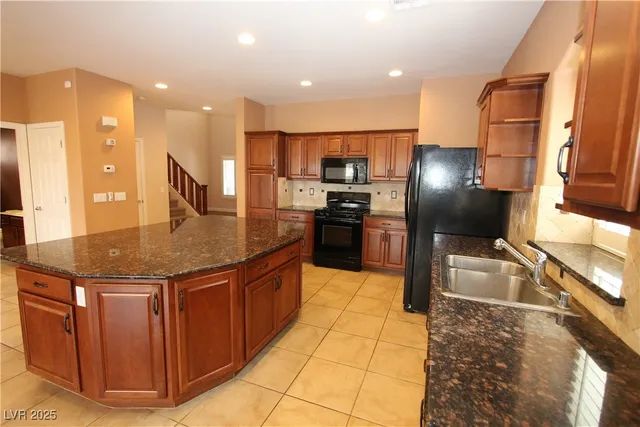 $2,350 | 9528 Victory Garden Avenue, Las Vegas, NV 89149