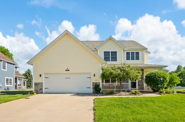 $489,000 | 2106 Halsted Drive, Stevensville, MI 49127