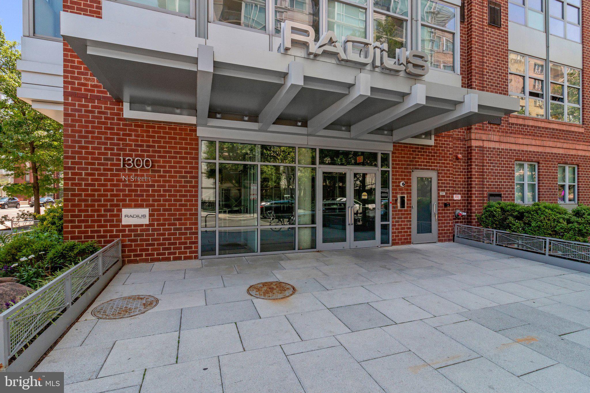 1300 N Street Northwest, Unit 15 Washington, DC 20005 - Photo 4 of 51 a view of a porch with seating space