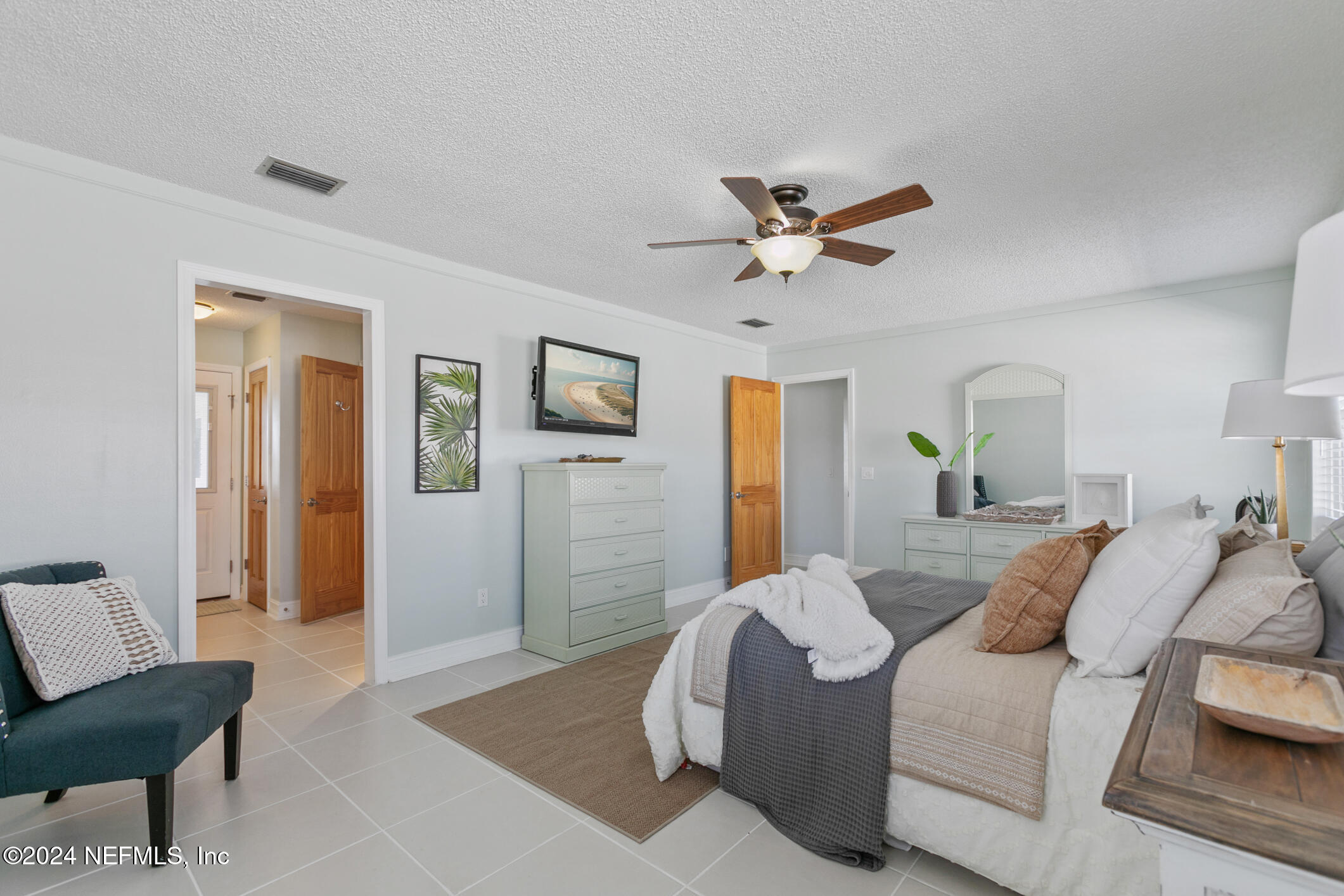 47 Sandpiper Drive St. Augustine, FL 32080 - Photo 31 of 61 a living room with furniture and a rug