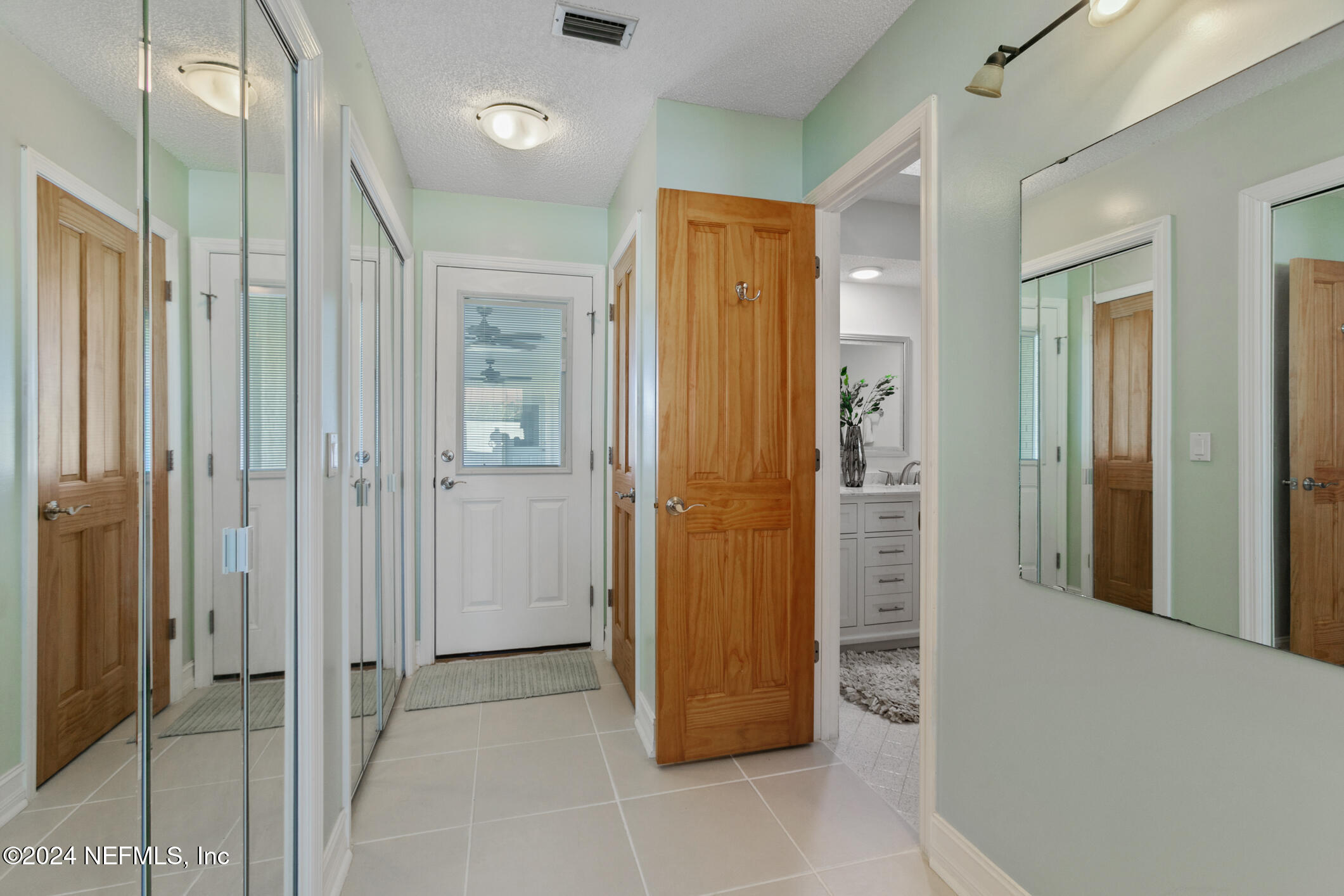 47 Sandpiper Drive St. Augustine, FL 32080 - Photo 32 of 61 Dressing area