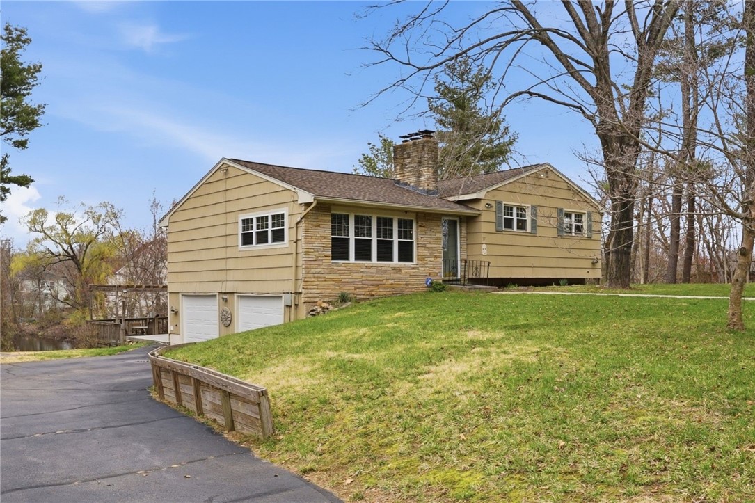 37 Bank Street Coventry, RI 02816 - Photo 2 of 32