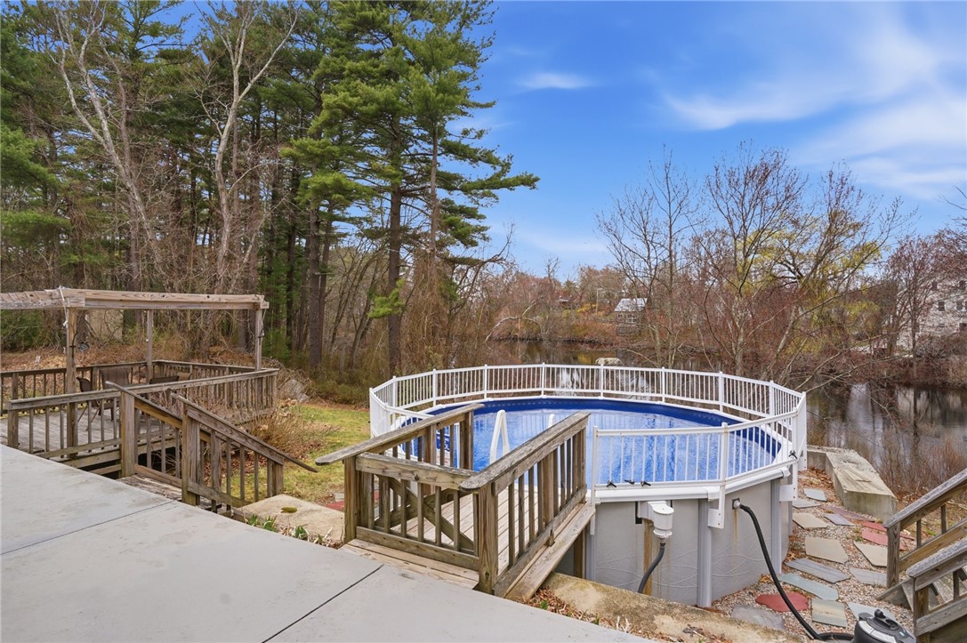 37 Bank Street Coventry, RI 02816 - Photo 5 of 32