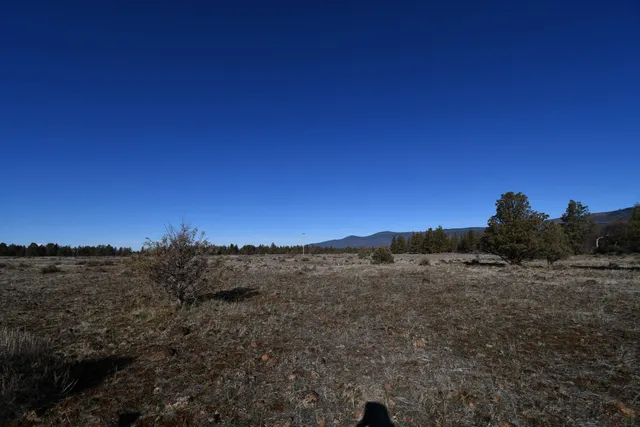 a view of mountain view with mountain