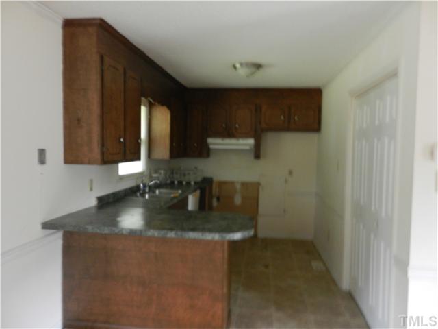 476 Edwards Road Henderson, NC 27537 - Photo 3 of 11