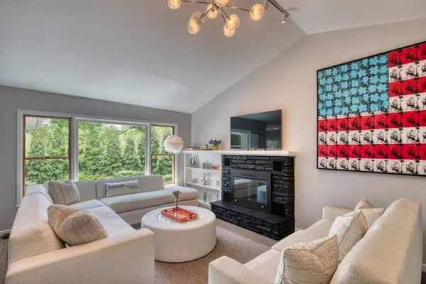 $35,000 | 16 Cove Road, Southampton, NY 11968