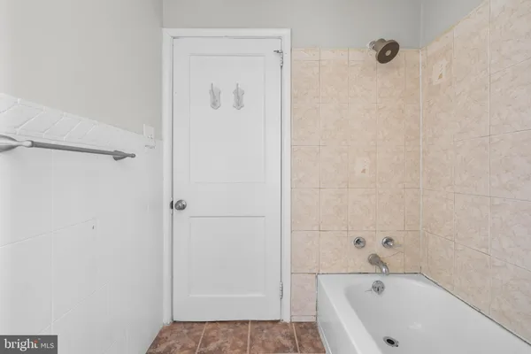 $275,000 | 35 Ben Franklin Highway East, Birdsboro, PA 19508