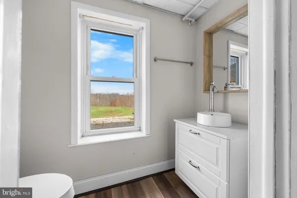 $275,000 | 35 Ben Franklin Highway East, Birdsboro, PA 19508