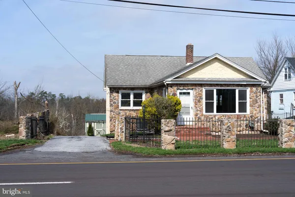 $275,000 | 35 Ben Franklin Highway East, Birdsboro, PA 19508
