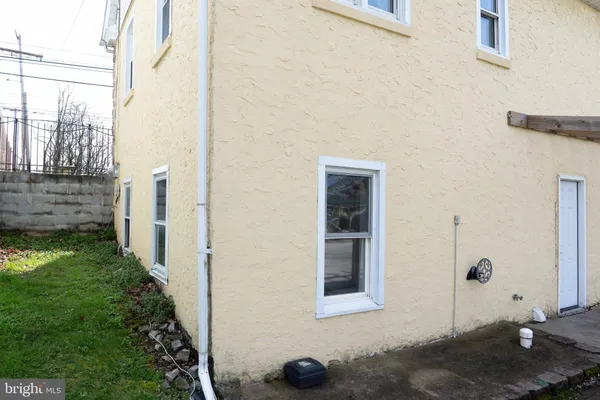 $275,000 | 35 Ben Franklin Highway East, Birdsboro, PA 19508