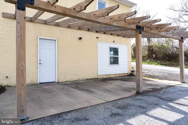 $275,000 | 35 Ben Franklin Highway East, Birdsboro, PA 19508